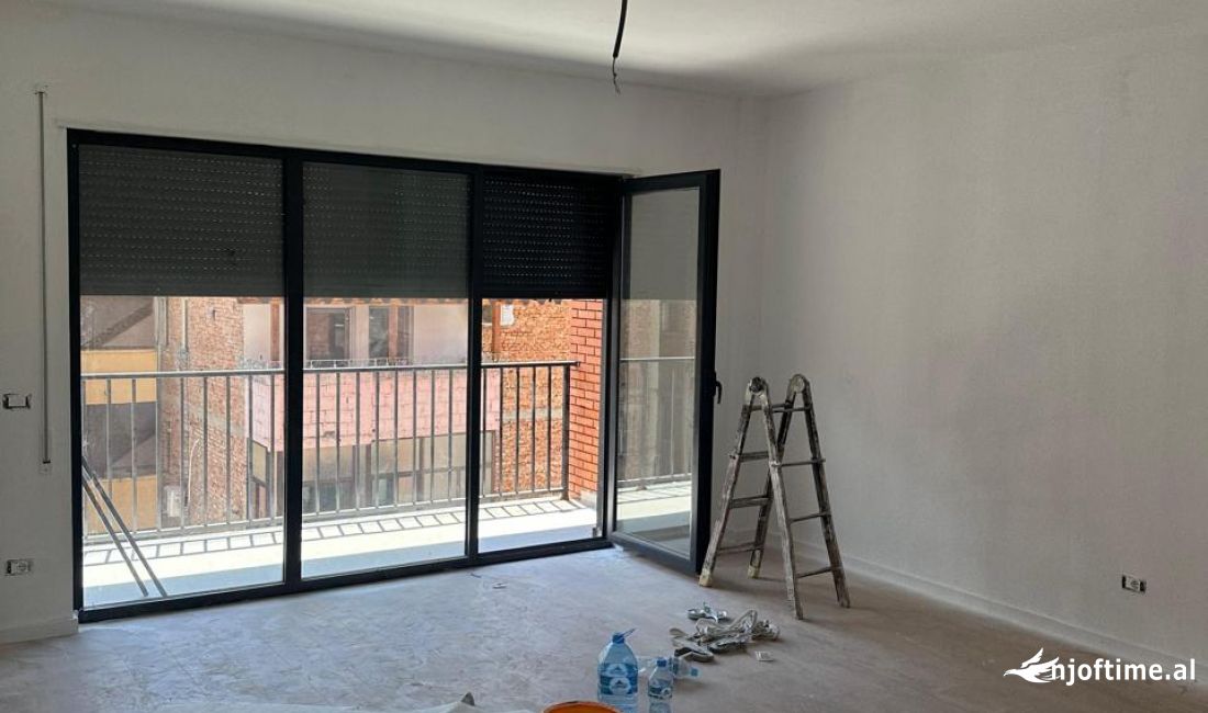 Ambient Biznesi me Qira – Rruga Myslym Shyri