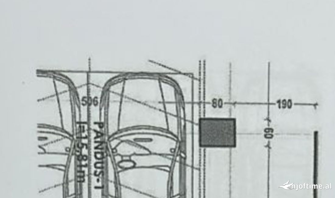 Parking per shitje, 5 Maj