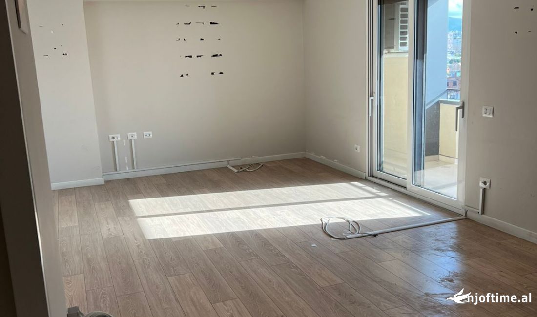 Zyre me qira ne Myslym Shyri, 200 m2