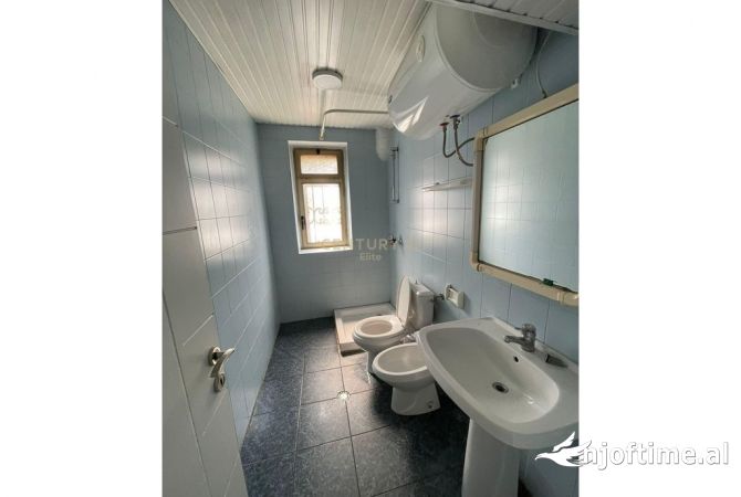 Jepet me qira apartament 3+1 per zyra ne Myslym Shyr!