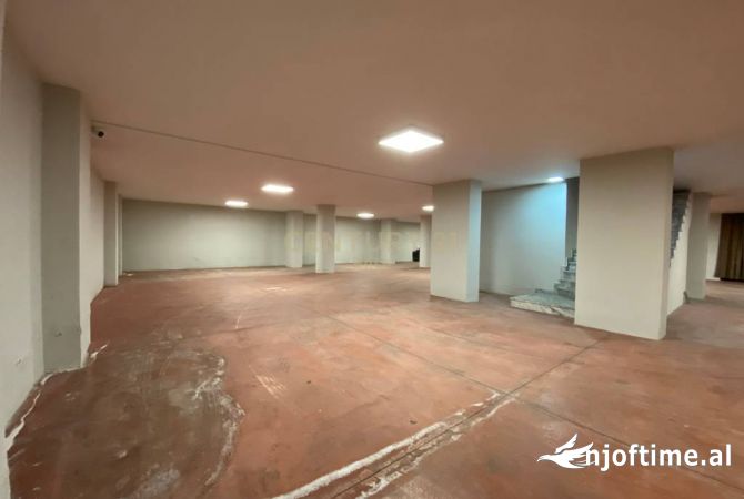 Shitet Garazh + Dyqan ne zonen e Astirit, Tirane