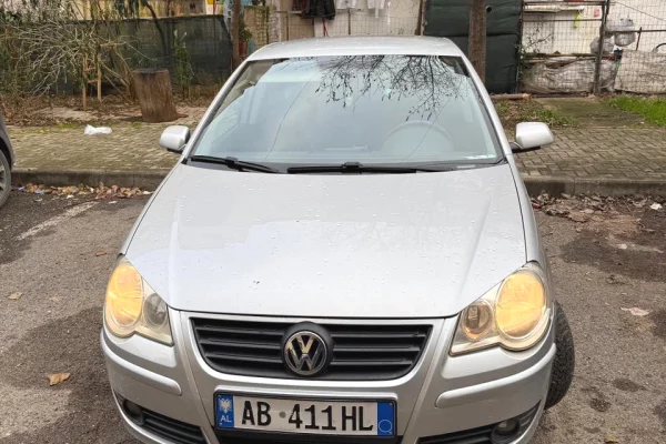 Auto in Vendita a Tirana - 200,000 Leke