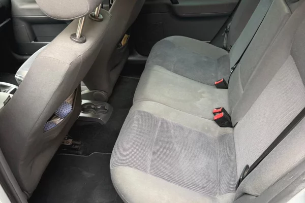 Auto in Vendita a Tirana - 200,000 Leke