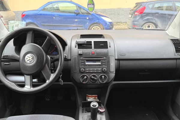 Auto in Vendita a Tirana - 200,000 Leke