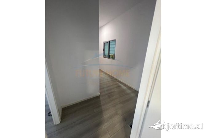 Shitet, Kapanon, ne Autostraden Tirane-Durres, prane Citypark.