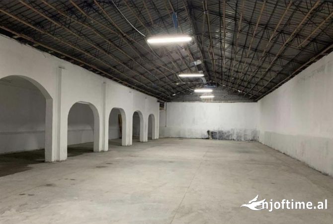 Business Property for Rent 4+1 in Tirana - 2,550 Euro