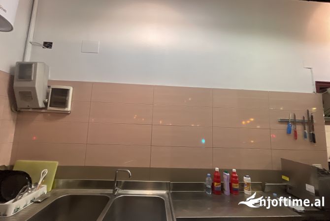 Ambient Fast Food me qira tek 21 dhjetori