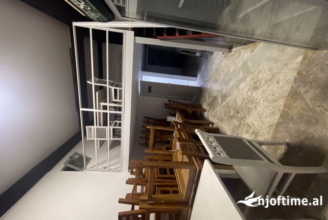 Ambiente Commerciale in Affitto 2+1 a Tirana - 1,500 Euro