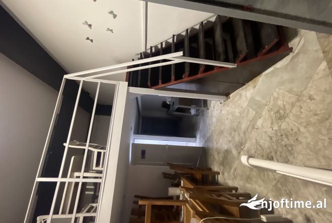 Ambiente Commerciale in Affitto 2+1 a Tirana - 1,500 Euro