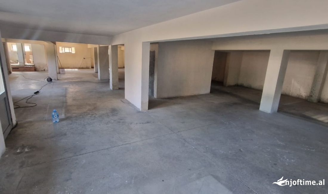 Jepet Magazine me Qira afer CASA ITALIA