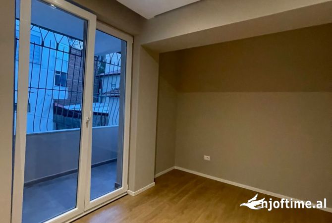 Apartament per Qira ne Rrugen e Kavajes – Ideal per Biznesin Tuaj!