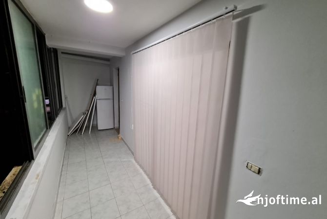 Ambient Biznesi me qira tek Blloku