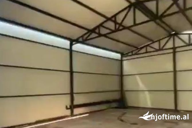 Ambiente Commerciale in Affitto 4+1 a Tirana - 799 Euro