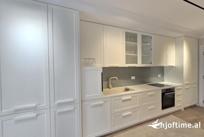 Shtepi ne shitje Apartament ne Tirane, 3+1, Mobilimi E mobiluar, Pagesa 306,001  Euro.