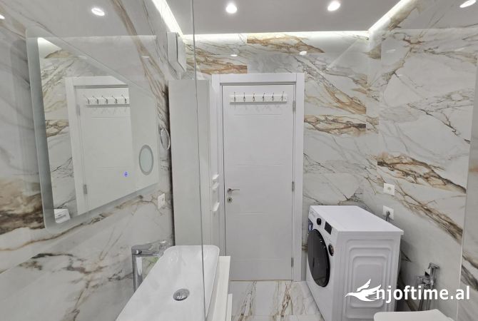 Shtepi ne shitje Apartament ne Tirane, 3+1, Mobilimi E mobiluar, Pagesa 306,001  Euro.