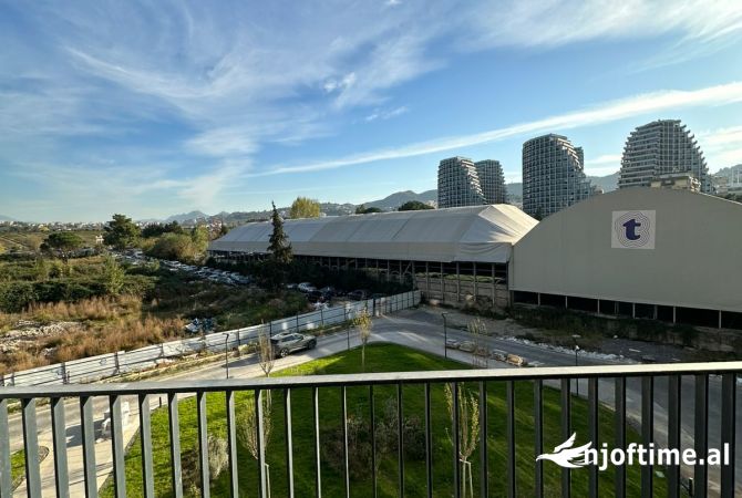 Ambiente Commerciale in Affitto 3+1 a Tirana - 750 Euro