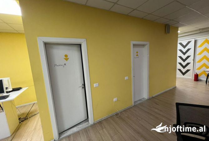 Ambient per Zyra 562m2 ne Qender te Tiranes