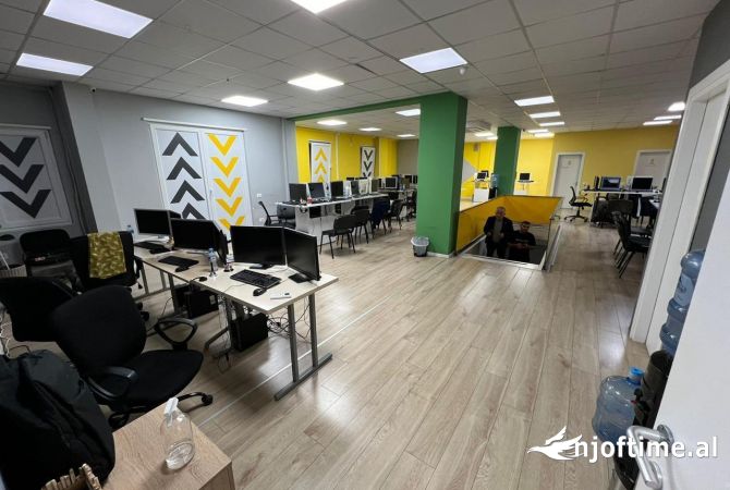 Ambient per Zyra 562m2 ne Qender te Tiranes