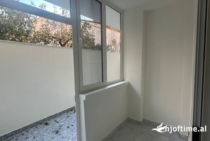 Ambient Zyre me qira tek Vasil Shanto