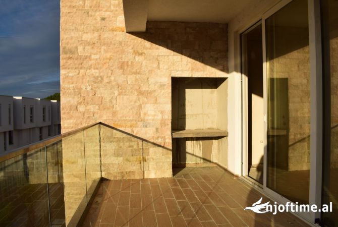 Shtepi ne shitje Apartament ne Durres, 2+1, Mobilimi Bosh, pa mobiluar, Pagesa 332,640  Euro.