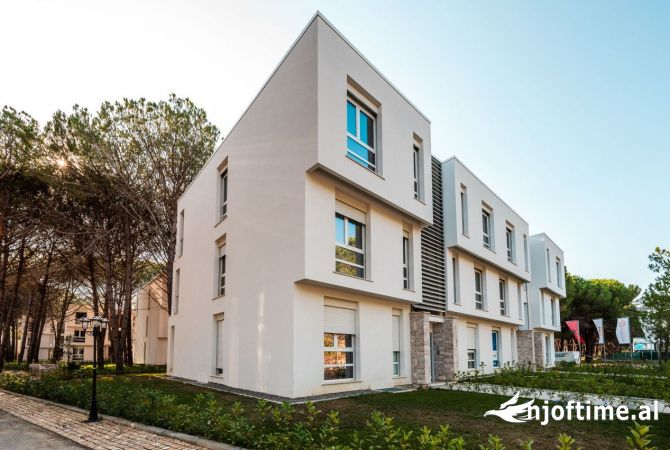 Shtepi ne shitje Apartament ne Durres, 2+1, Mobilimi Bosh, pa mobiluar, Pagesa 332,640  Euro.