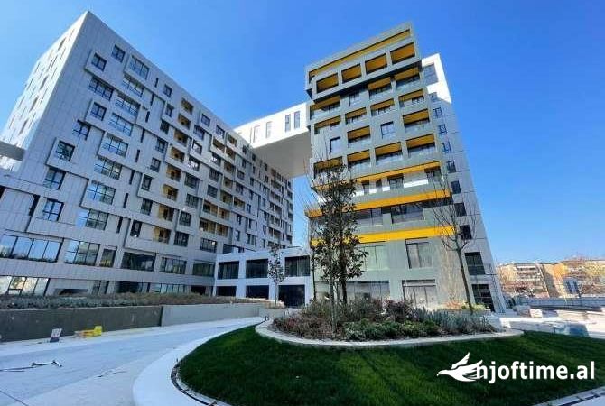 Ambiente Commerciale in Vendita 1+1 a Tirana - 439,999 Euro