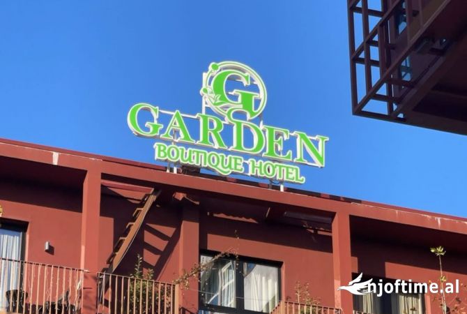 Ambiente Commerciale in Vendita 1+1 a Tirana - 414,998 Euro