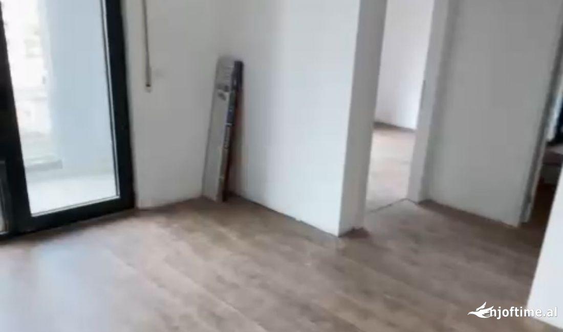 Appartamento in vendita a Tirana 2+1, Vuoto