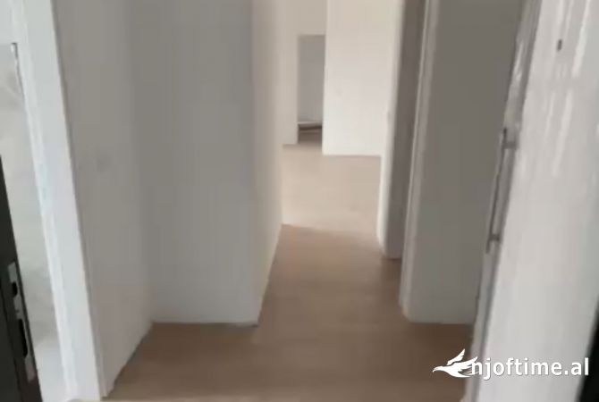 Appartamento in vendita a Tirana 2+1, Vuoto