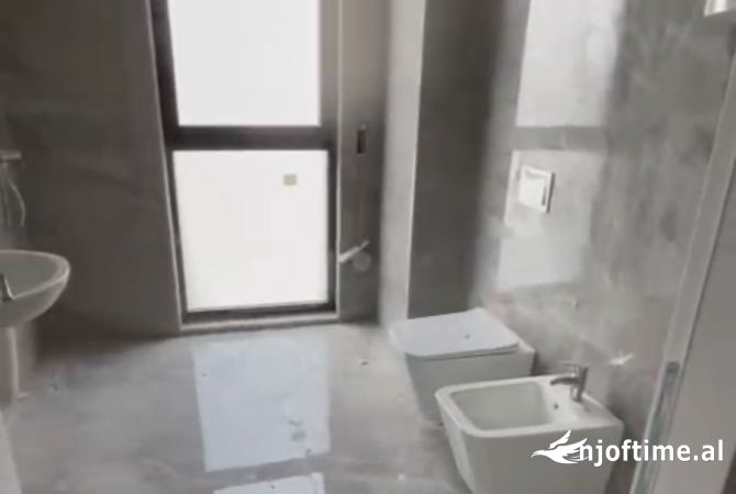 Appartamento in vendita a Tirana 2+1, Vuoto