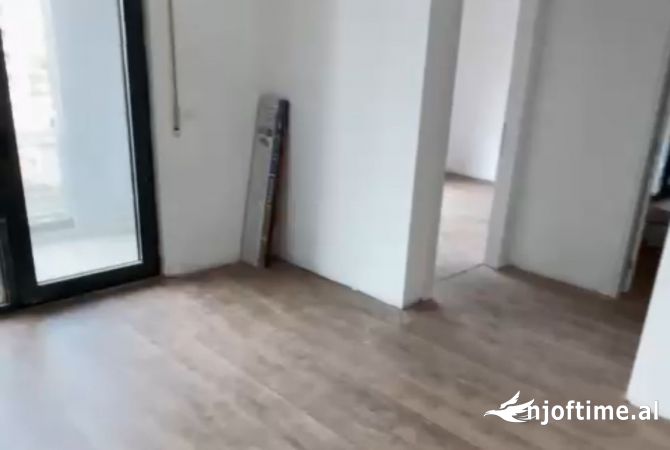 Shitet apartament 2+1 + 2 tualete ne Akses Tirana