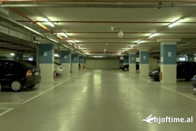 Business Property in Sale 4+1 in Tirana - 40,000 Euro