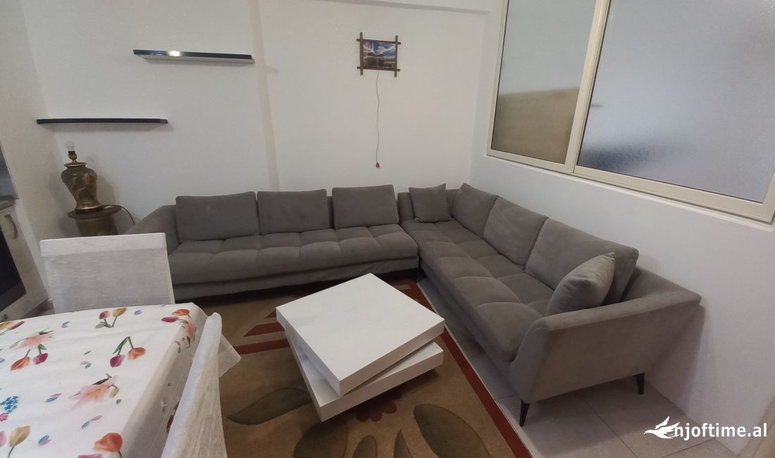 Appartamento in vendita a Tirana 1+1, Arredato