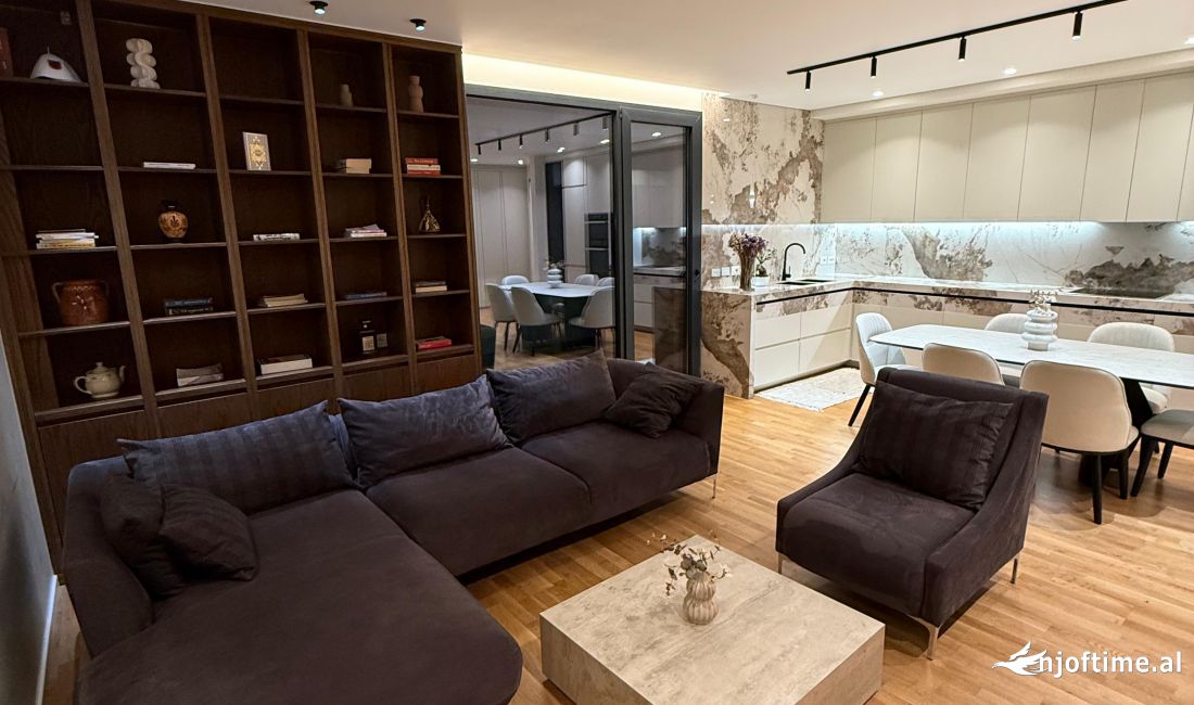 Shtepi me qera Apartament ne Tirane, 3+1, Mobilimi E mobiluar, Pagesa 1,999  Euro.