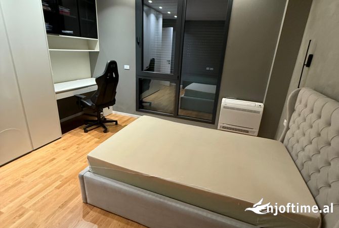Shtepi me qera Apartament ne Tirane, 3+1, Mobilimi E mobiluar, Pagesa 1,999  Euro.