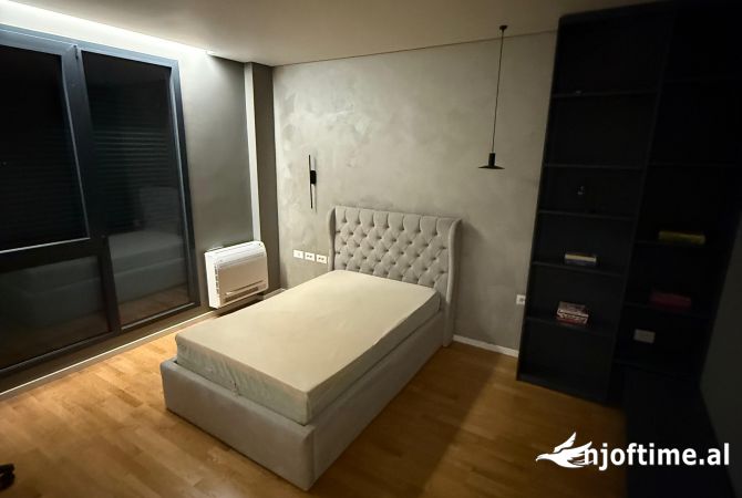 Shtepi me qera Apartament ne Tirane, 3+1, Mobilimi E mobiluar, Pagesa 1,999  Euro.