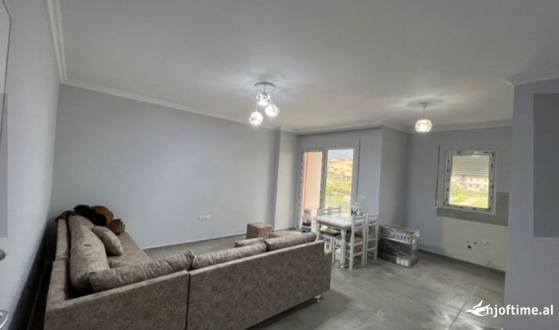 Shtepi ne shitje Apartament ne Tirane, 1+1, Mobilimi E mobiluar, Pagesa 95,000  Euro.