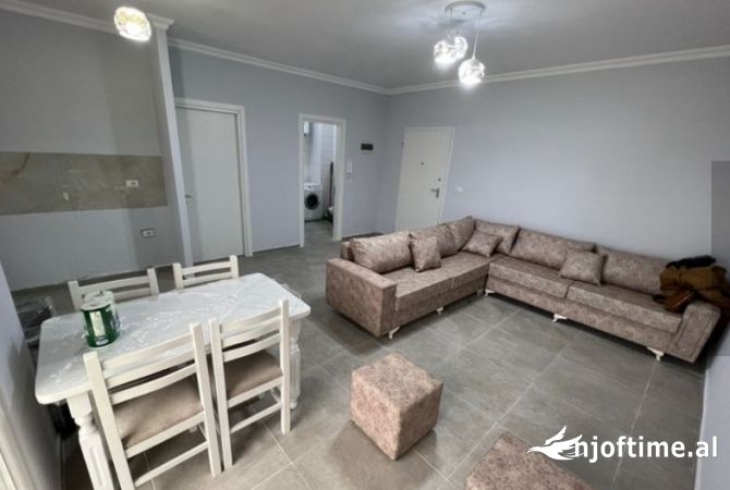 Shtepi ne shitje Apartament ne Tirane, 1+1, Mobilimi E mobiluar, Pagesa 95,000  Euro.
