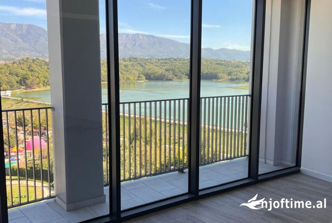 Ambiente Commerciale in Affitto 2+1 a Tirana - 1,300 Euro