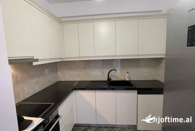 ZYRE ME QIRA /MYSLYM SHYR