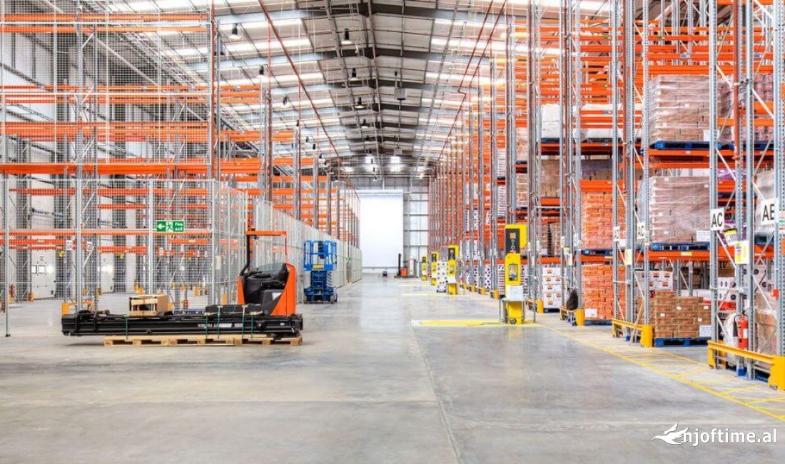 Jepet magazine me qira 1500m2 | Pez-Helmes