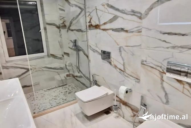 🏢 Ambjent per Zyre ~ 4 Ambiente | Qender Tirana