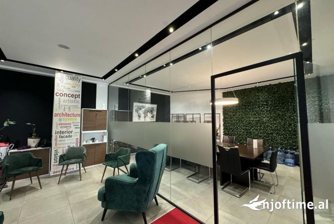 🏢 Shitet Ambient Biznesi 350m2 – Kompleksi Turdiu 📍