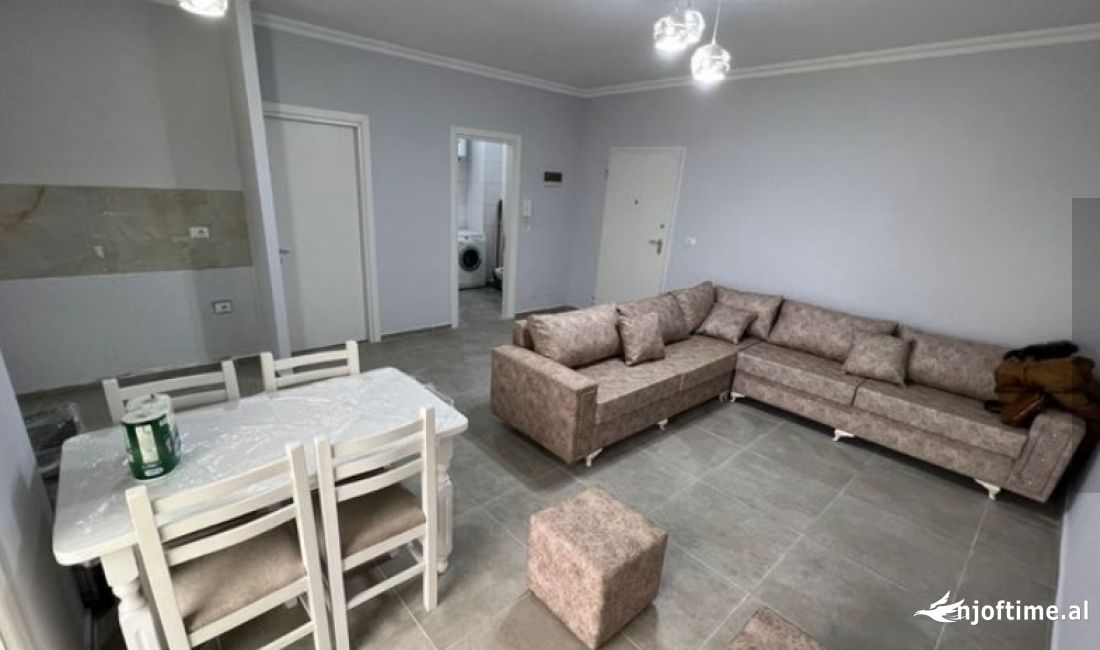 Shtepi ne shitje Apartament ne Tirane, 1+1, Mobilimi E mobiluar, Pagesa 97,990  Euro.