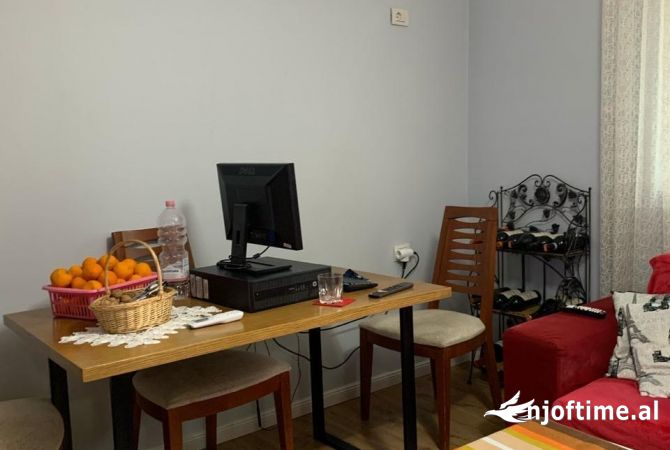 Shtepi me qera Apartament ne Tirane, 2+1, Mobilimi E mobiluar, Pagesa 400  Euro.