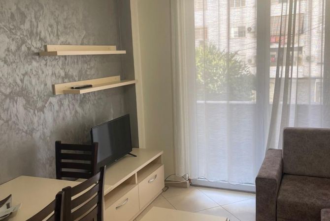 Shtepi me qera Apartament ne Tirane, 1+1, Mobilimi E mobiluar, Pagesa 400  Euro.