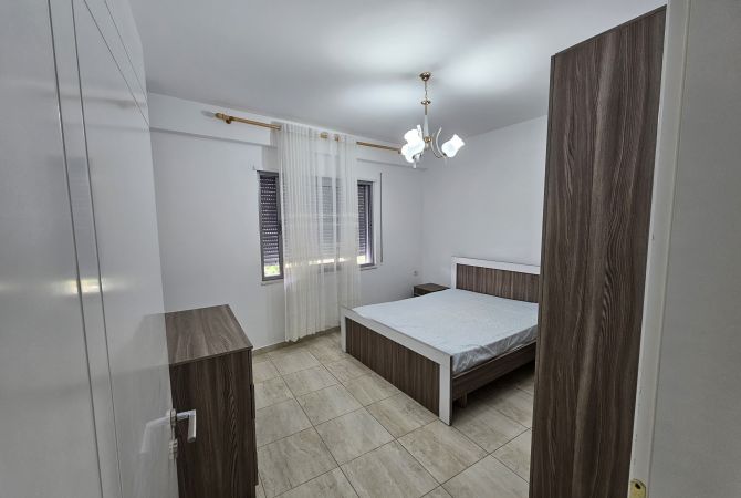 Shtepi me qera Apartament ne Tirane, 2+1, Mobilimi E mobiluar, Pagesa 700  Euro.