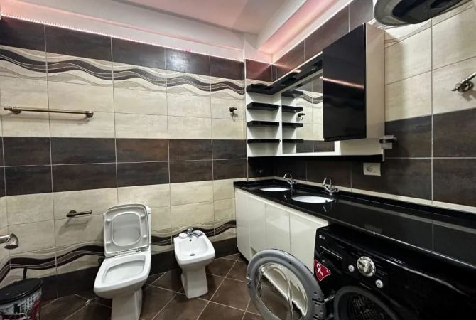 Shtepi me qera Apartament ne Tirane, 3+1, Mobilimi E mobiluar, Pagesa 680  Euro.