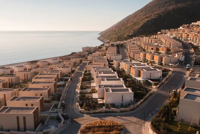 🌴 SHITET APARTAMENT 1+1 + VERANDË & PARKIM – GREEN COAST RESORT 🏖️