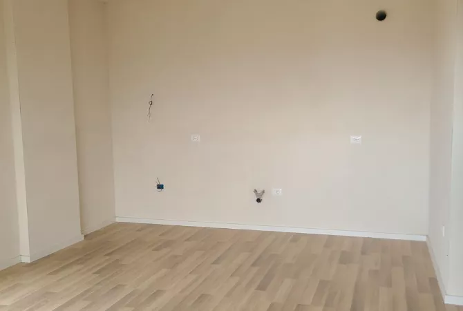 Business Property for Rent 3+1 in Tirana - 450 Euro